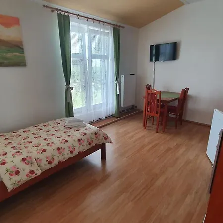 Πανσιόν Oaza Kystra