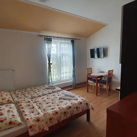 Oaza Kystra Πανσιόν Slavetin